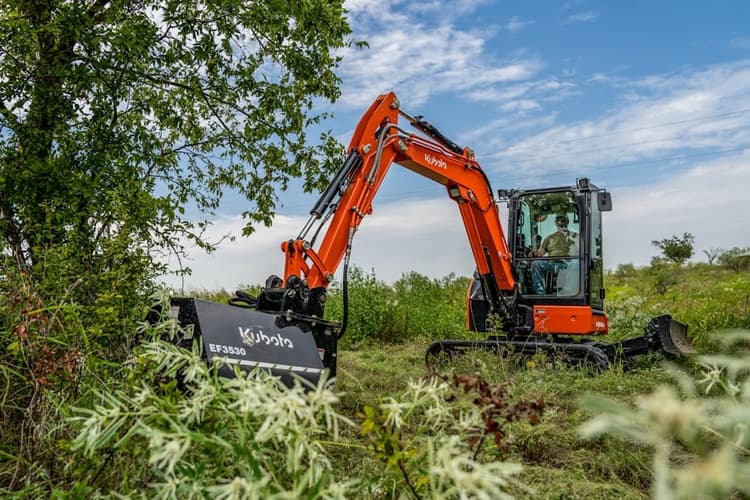 Redesign to the AUX hydraulic system provides easier multifunction capabilities Redesign to the AUX hydraulic system provides easier multifunction capabilities